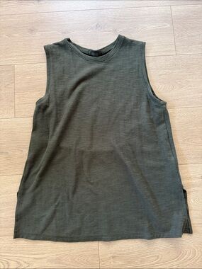 Nuuds resort set TOP ONLY in darkest olive